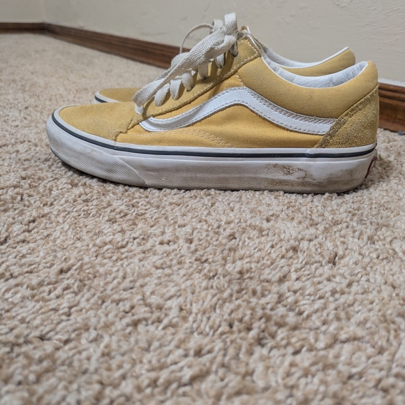 Yellow Converse - Picture 3 of 5